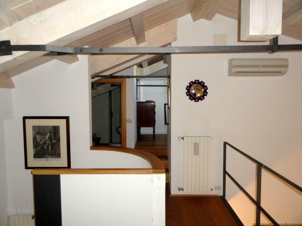 Appartamento Accademia San Vio Venice Exterior photo